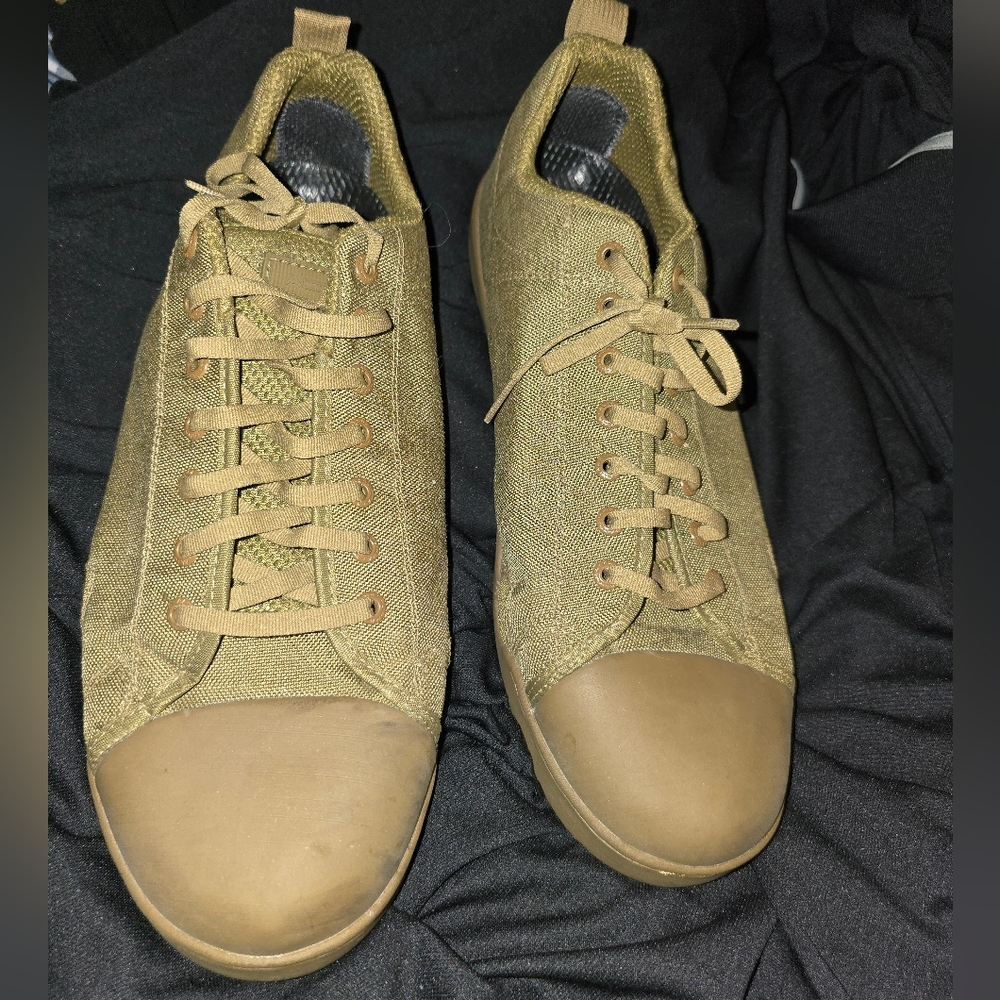 Altama Martime Aslt Low Men's shoes 15 Wide in color: coyote